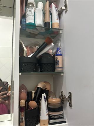 Mobile bagno con specchio e ante