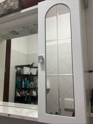 Mobile bagno con specchio e ante