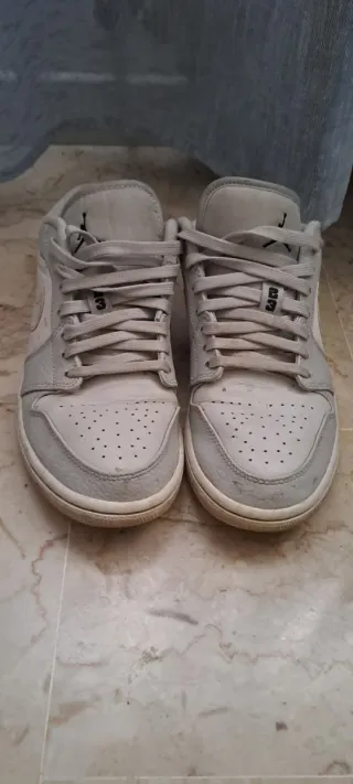 Nike Air Jordan Scarpe Grigie e Bianche