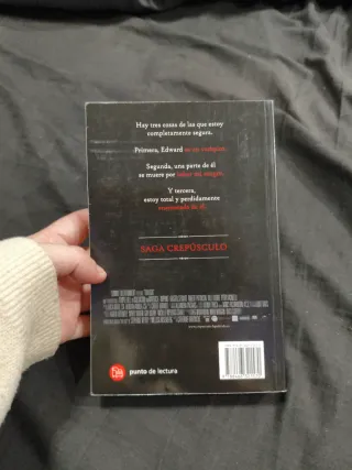 Primer y segundo libro de Crepúsculo.