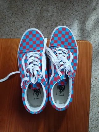 Zapatillas Vans Cuadros Rojo y Azul