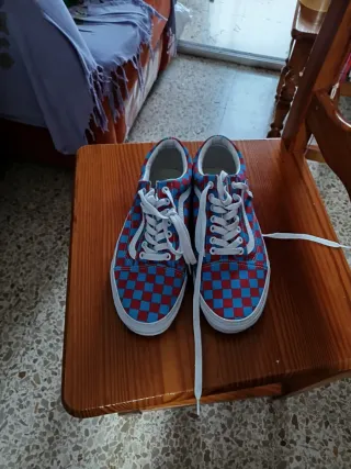 Zapatillas Vans Cuadros Rojo y Azul