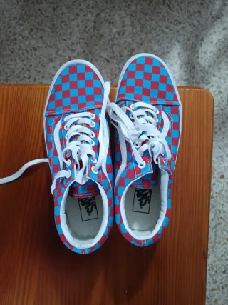 Zapatillas Vans Cuadros Rojo y Azul