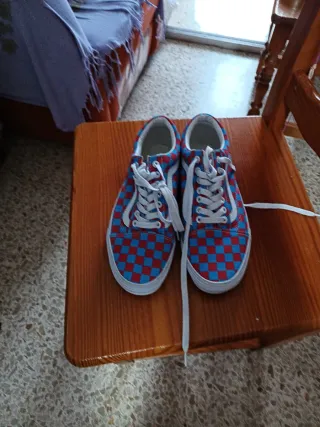 Zapatillas Vans Cuadros Rojo y Azul