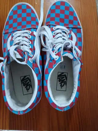 Zapatillas Vans Cuadros Rojo y Azul