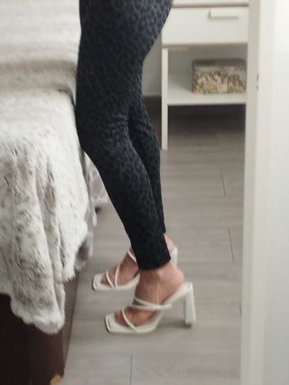 Sandalias blancas Shein tacón cuadrado