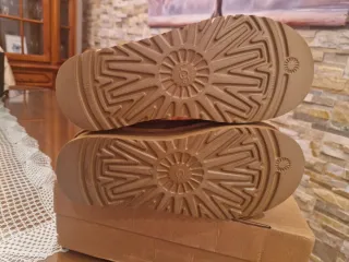 Botas Ugg Marrones Talla 39 Nuevas sin estrenar