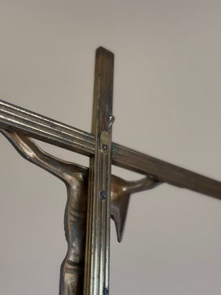 Cruz antigua de metal