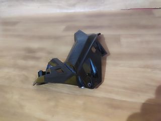 Tapa Derecha Faro Honda ADV 350 2023
