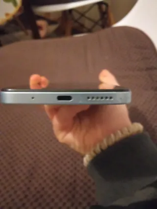 Xiaomi Redmi Note 13 con caja y funda protectora
