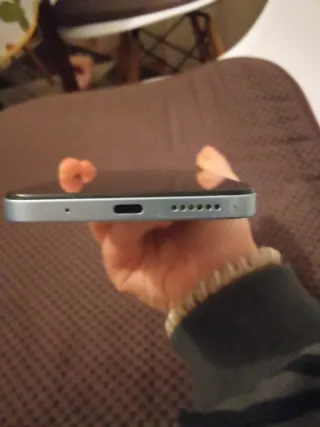 Xiaomi Redmi Note 13 con caja y funda protectora