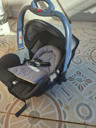 Silla de auto o portabebé para bebé
