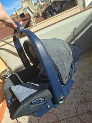 Silla de auto o portabebé para bebé