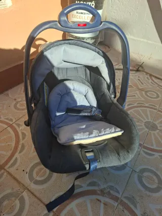 Silla de auto o portabebé para bebé