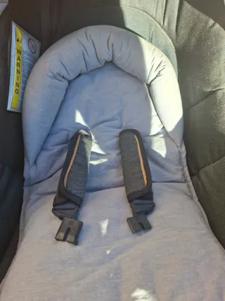 Silla de auto o portabebé para bebé