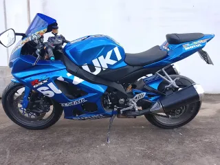 Suzuki GSXR1000 K8