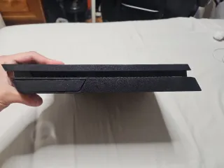 PS4 Slim con 1 mando, precio negociable