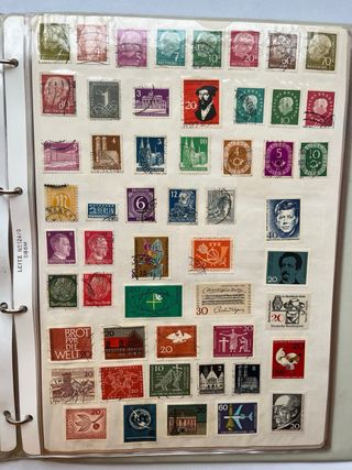 Carpeta Sellos Diferentes Países