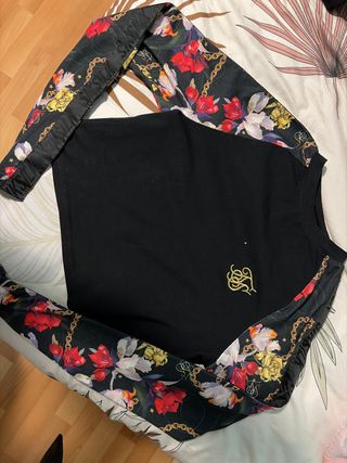 Crop top SikSilk floral y cadenas XS