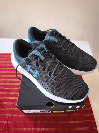 Under Armour Charged Surge 4 Zapatillas running