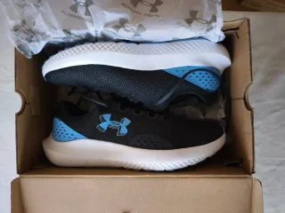 Under Armour Charged Surge 4 Zapatillas running