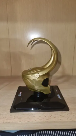 Casco Loki Marvel Museum