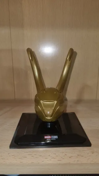 Casco Loki Marvel Museum