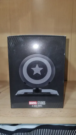 Casco Loki Marvel Museum