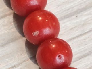 Collana vintage corallo rosso con chiusura dorata