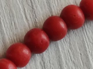 Collana vintage corallo rosso con chiusura dorata