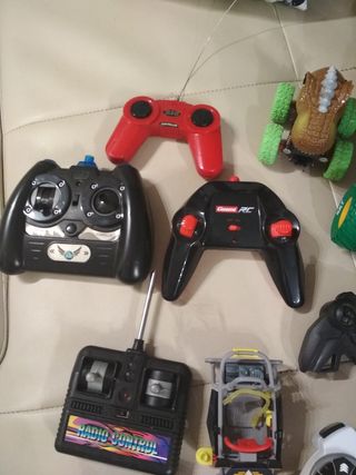 Coches teledirigidos y mandos varios