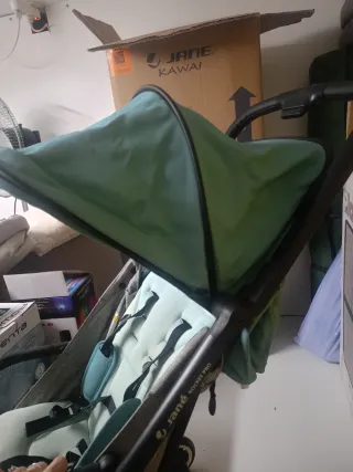 Silla de paseo ligera y cómoda