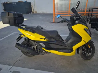 Scooter Maxiscooter Amarillo Wottan storm S 300cc