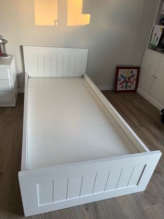 Cama infantil-juvenil de madera blanca