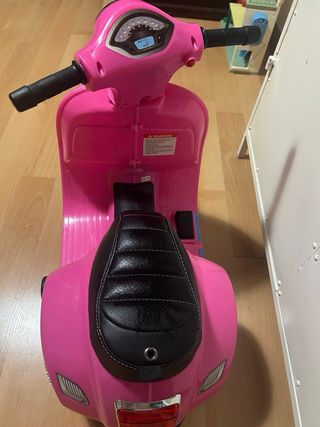 Moto eléctrica Vespa Rosa Niños