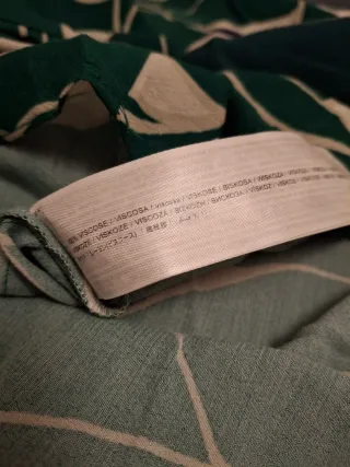 Blusa Mango verde con estampado