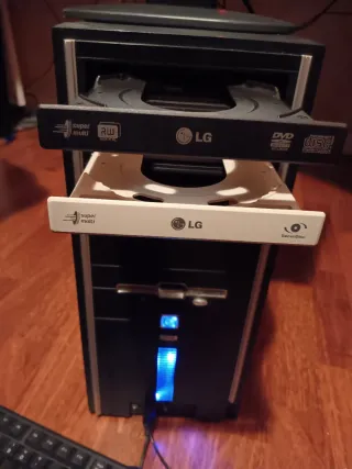 Torre PC HP Windows 7 + Monitor + ratón + teclado