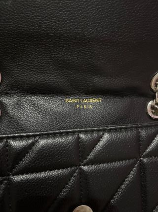 Bolso negro mujer cadena