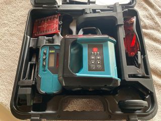 Nivel Láser Makita SKR200Z Autonivelante