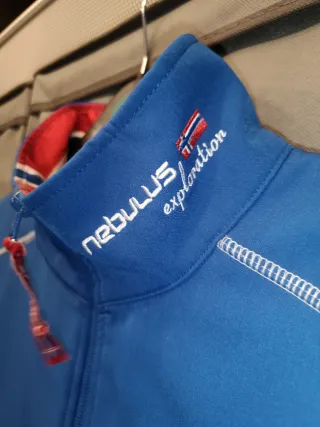 Chaqueta Nebulus azul y roja
