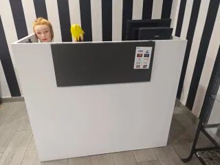 Mostrador Recepción Blanco y Negro