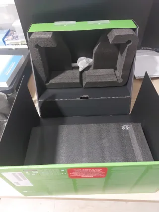 Caja Xbox Series X 1TB SSD