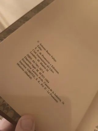 Libro Marginalia de Antonio Burro Vallejo