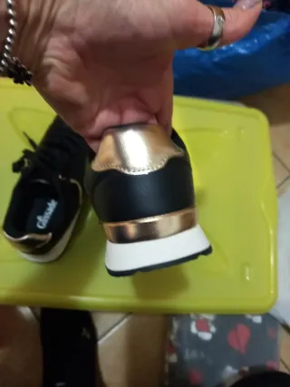 Scarpe ginnastica donna nere oro taglia 40
