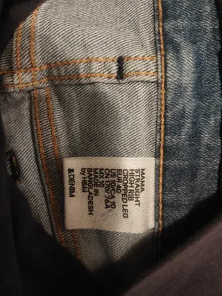 Pantalones premamá negros y vaqueros