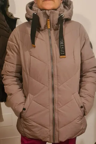 Plumífero District Mujer Beige/Marrón