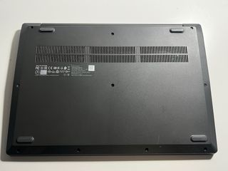 Portátil Lenovo V15 Negro