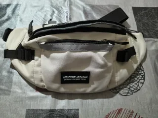 Riñonera y bandolera blanca y negra