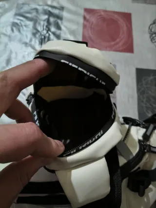 Riñonera y bandolera blanca y negra