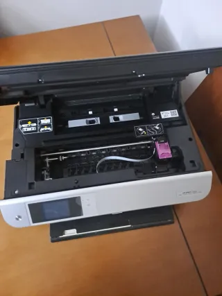 Impresora HP Negra y Plateada